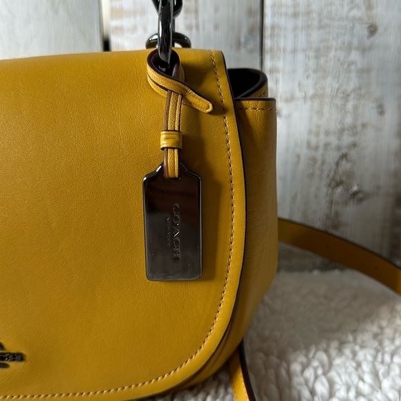 Coach Nomad Top Handle small crossbody Flax NWT 37180 - Picture 2 of 9